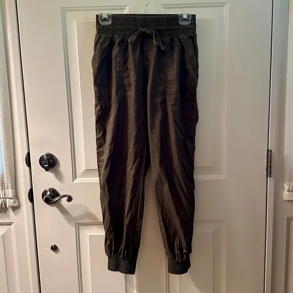 A New Day Women's High-Rise Woven Ankle Jogger Pants Green Size XS - Picture 2 of 4